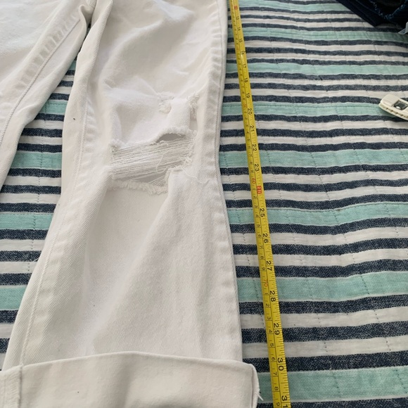 Sincerely Jules White Distressed capri Jeans - Picture 1 of 5